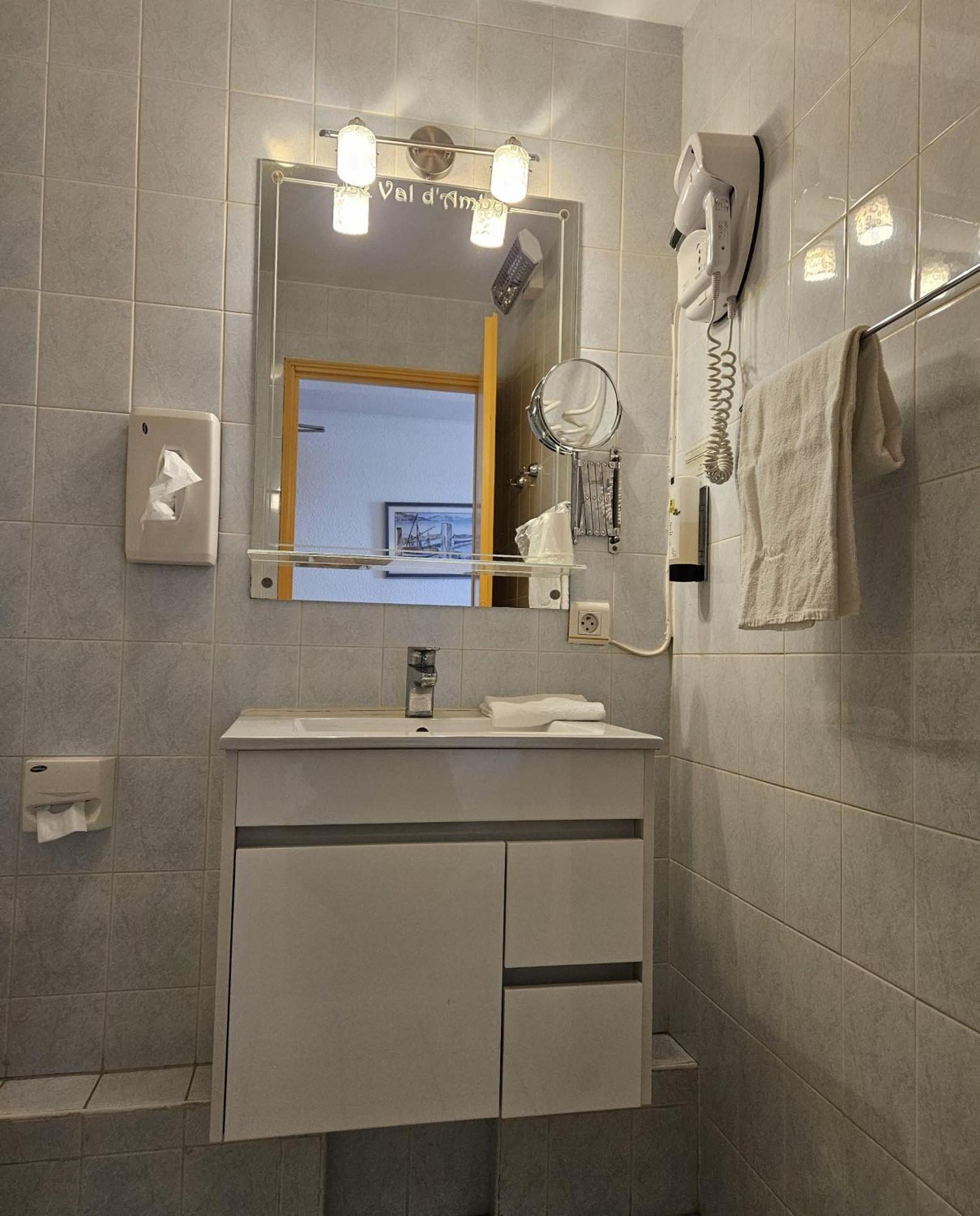 Le Val D'Amby Otel Hieres-Sur-Amby Dış mekan fotoğraf