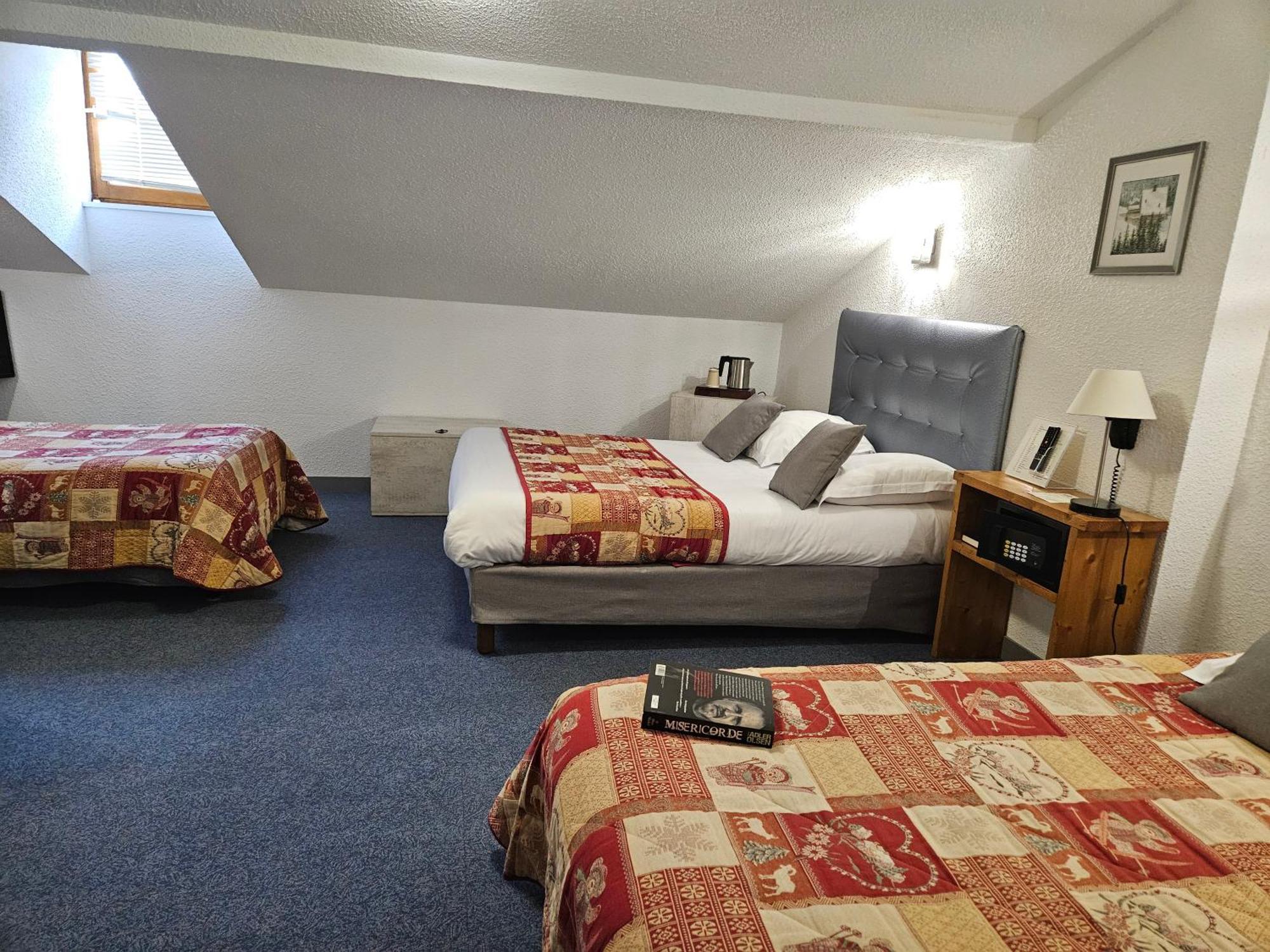 Le Val D'Amby Otel Hieres-Sur-Amby Dış mekan fotoğraf