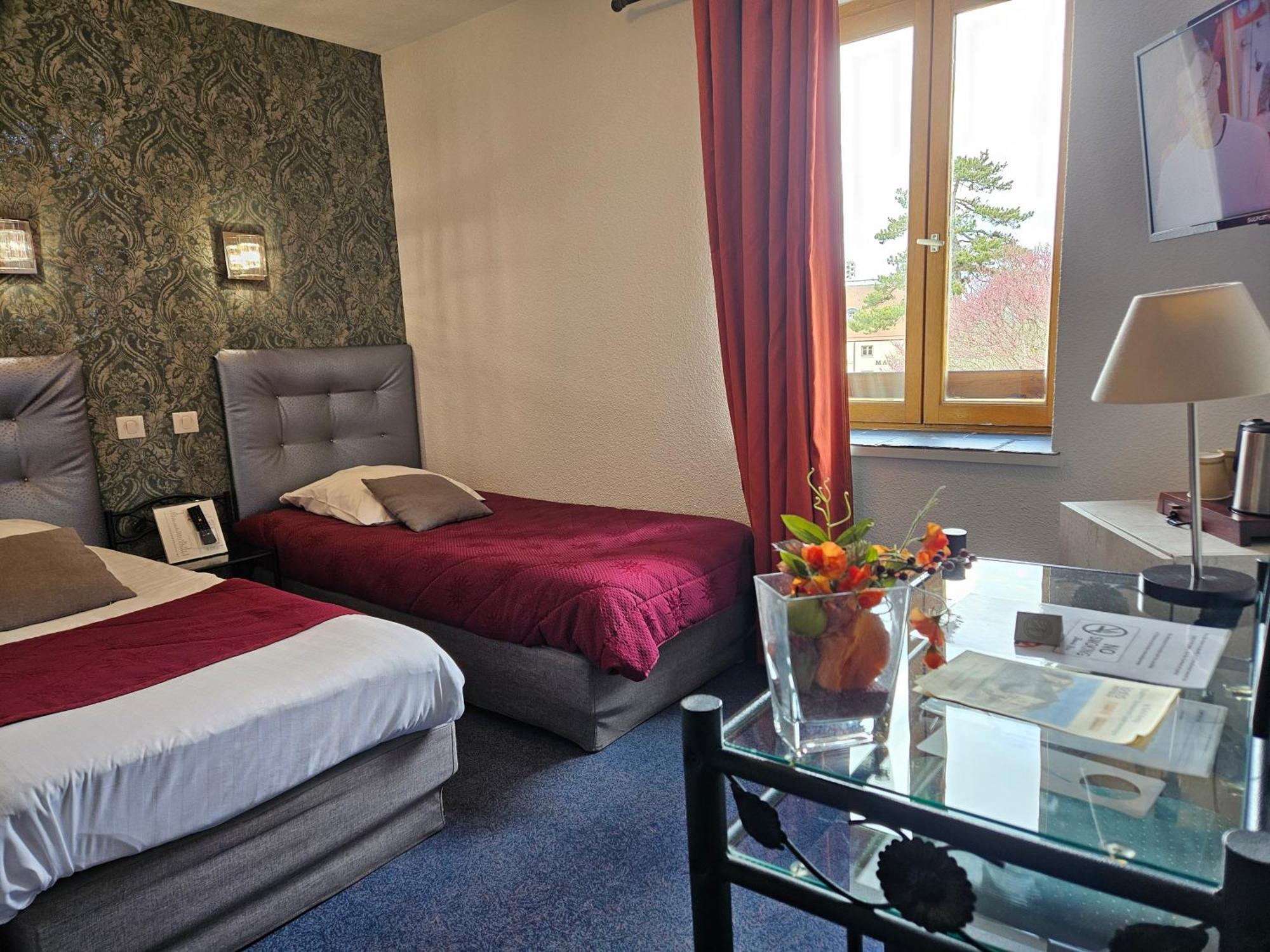 Le Val D'Amby Otel Hieres-Sur-Amby Dış mekan fotoğraf