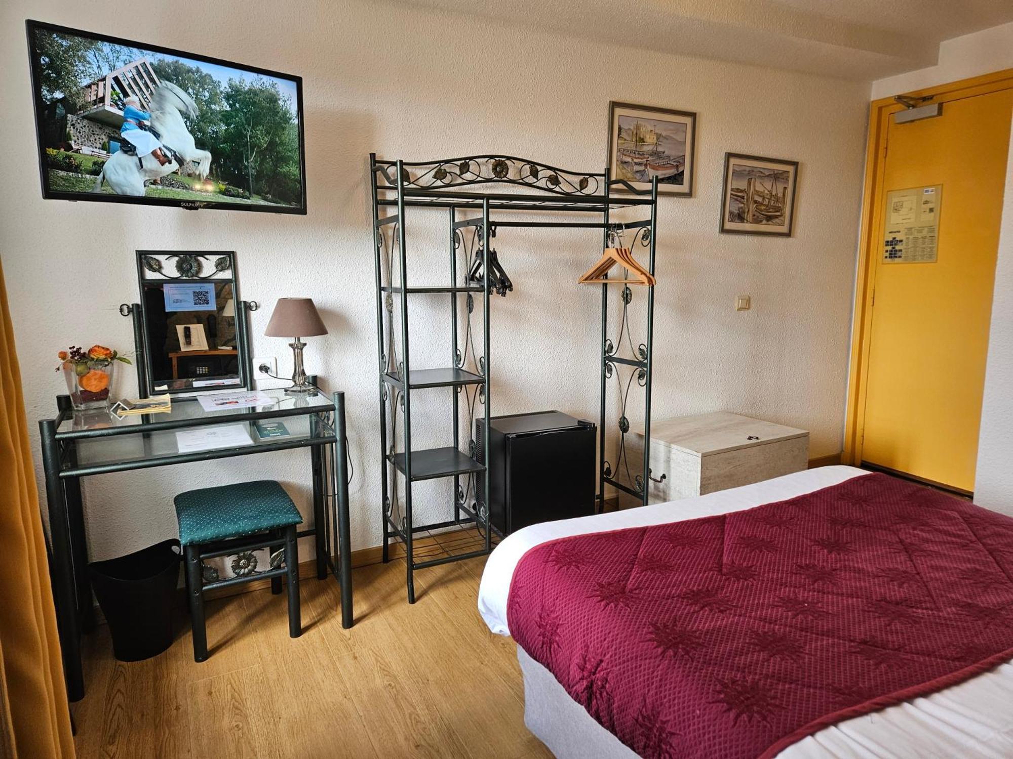 Le Val D'Amby Otel Hieres-Sur-Amby Dış mekan fotoğraf