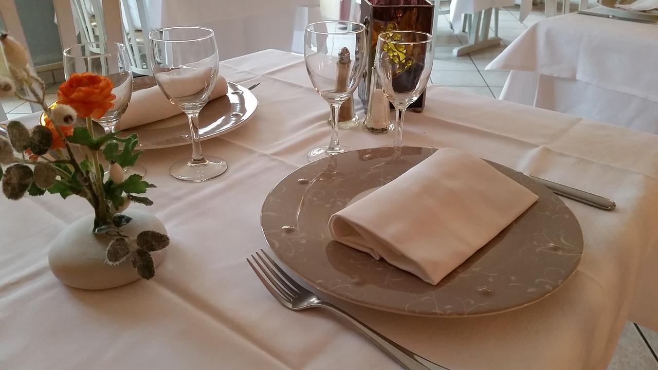 Le Val D'Amby Otel Hieres-Sur-Amby Dış mekan fotoğraf