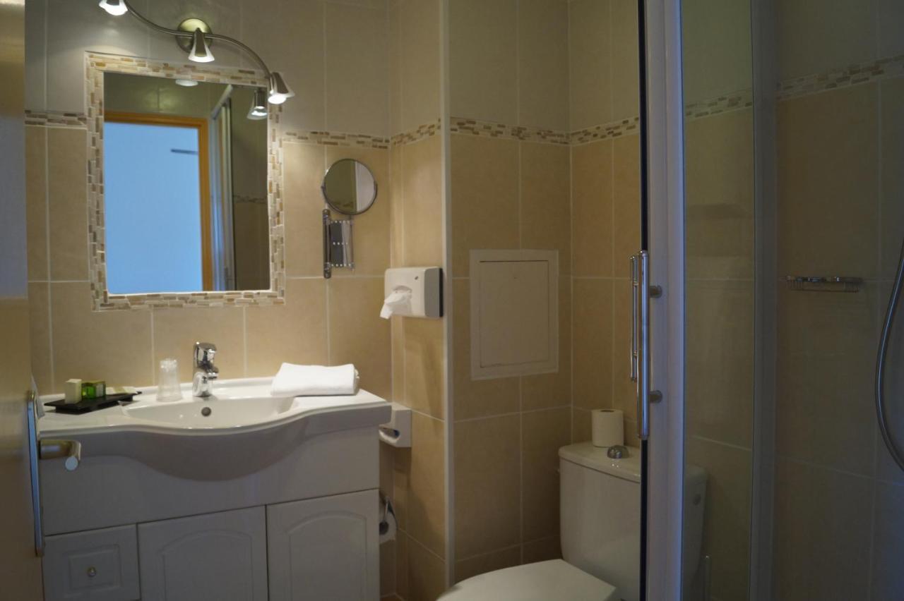 Le Val D'Amby Otel Hieres-Sur-Amby Dış mekan fotoğraf